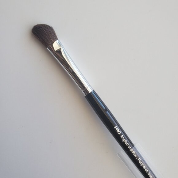 NEW - (protective sealed cover) - Sephora PRO Angled shadow brush #13 - Picture 2 of 2